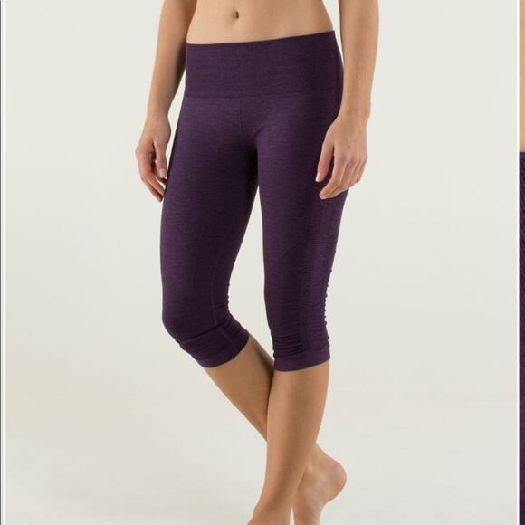 Lululemon Athletica in the flow crop deep Zinfandel yoga wicking size 6 - Picture 2 of 9